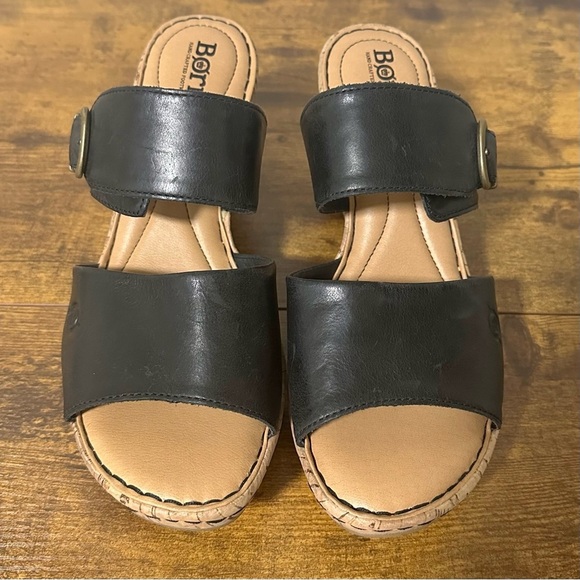 Born Woman's Black Leather Wedge Sandal EUC Size 9 - Picture 3 of 8